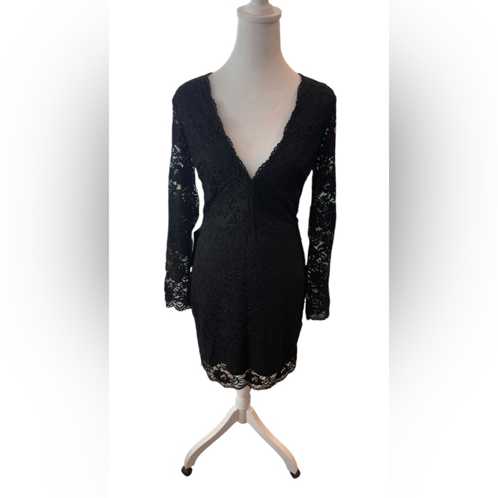 Bebe Celia L/S Open back Dress-Black